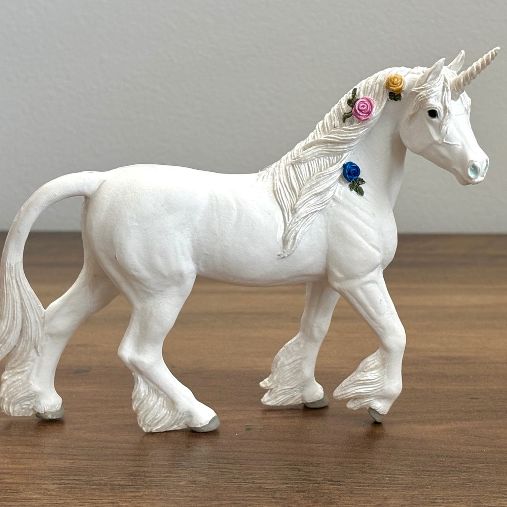 * 2008 Safari Ltd WHITE UNICORN Figure Toy Fairytale Mythical Realms Cake Topper